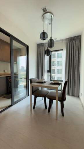 Luxurious Downtown Apartment With Train Access Bts